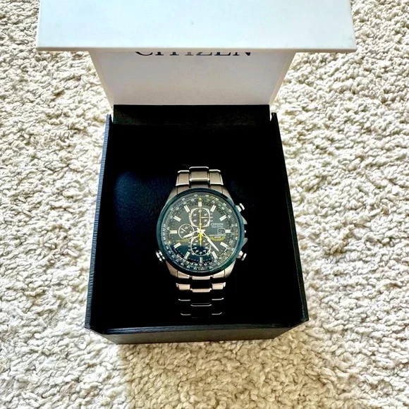 *READ DESCRIPTION* Citizen Eco-Drive Blue Angles H800 Radio controlled Watch - Picture 9 of 16